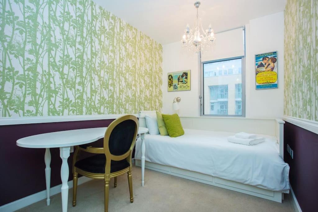 Unique & Welcoming 2bd Flat In Limehouse Apartment London