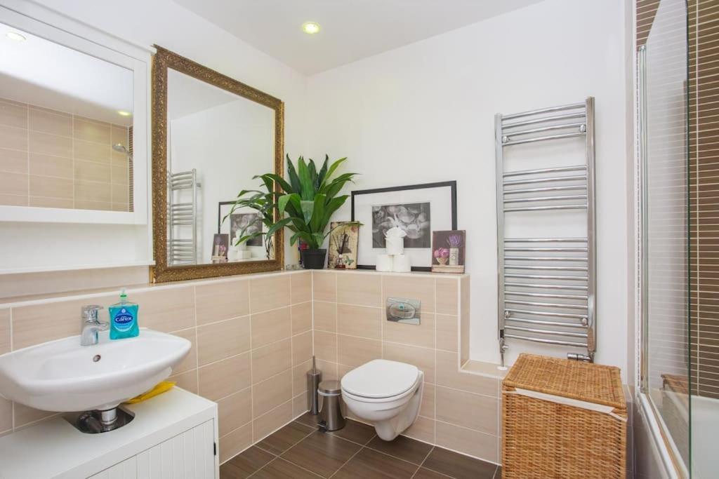 Apartment Unique & Welcoming 2bd Flat In Limehouse *